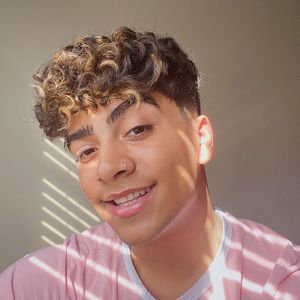 Meet your Posher, Javier